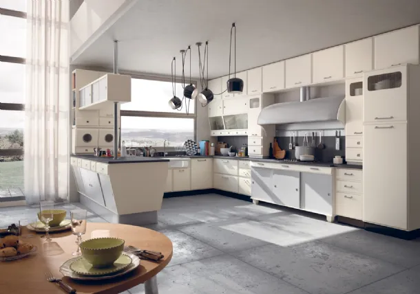 Classic kitchen with the Saint Louis peninsula in lacquered wood by Marchi.