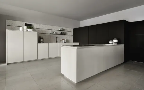 Altea 05 Peninsula Kitchen Design by Maistri.