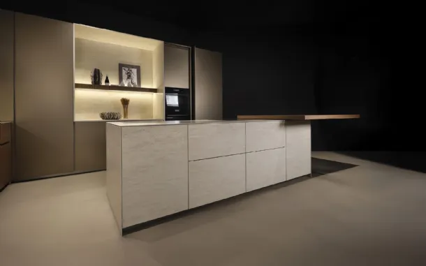 Design Kitchen with Arena + Giza + Altea Island in lacquered and ceramic finish by Maistri