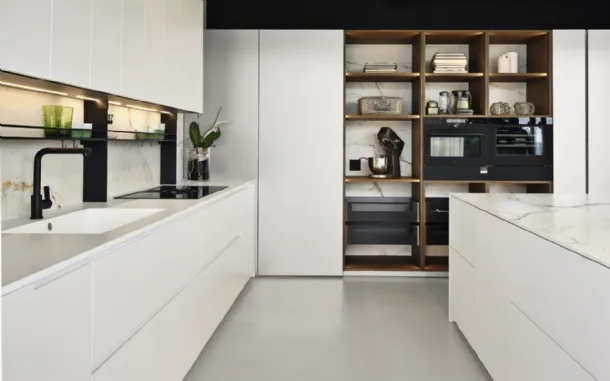 Kitchen Design with Arena 07 island in Maistri lacquer