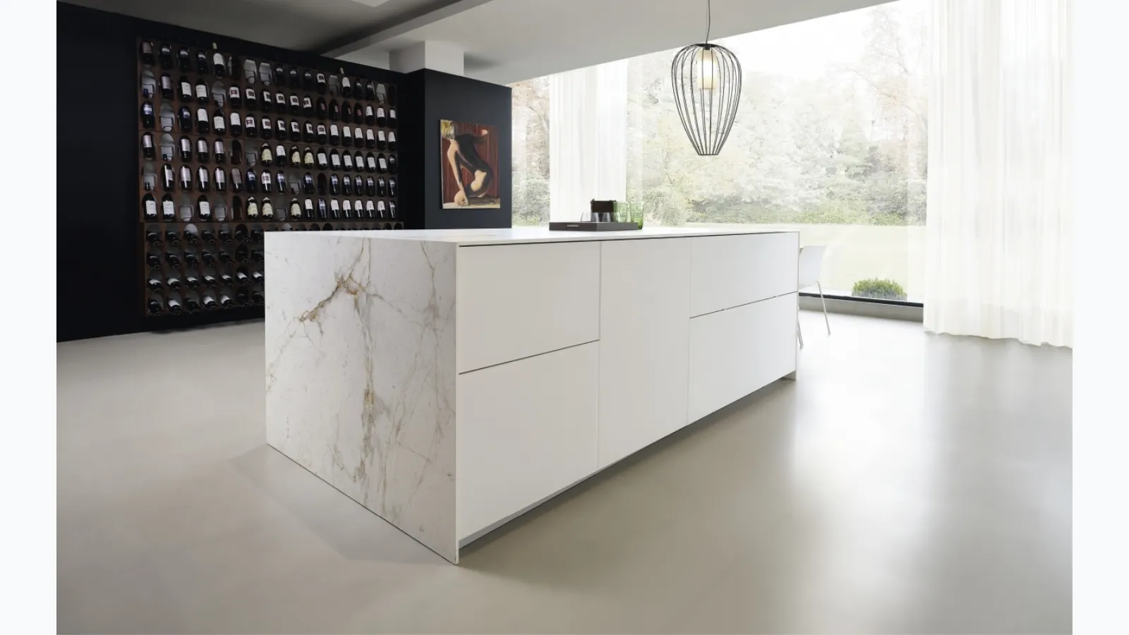 Design kitchen with Maistri's Arena island in lacquered finish.