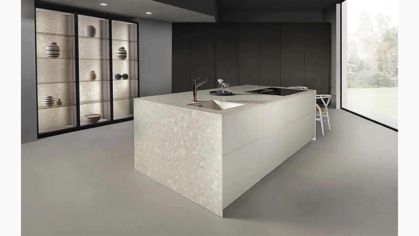 Design Kitchen with Arena island in Maistri lacquer
