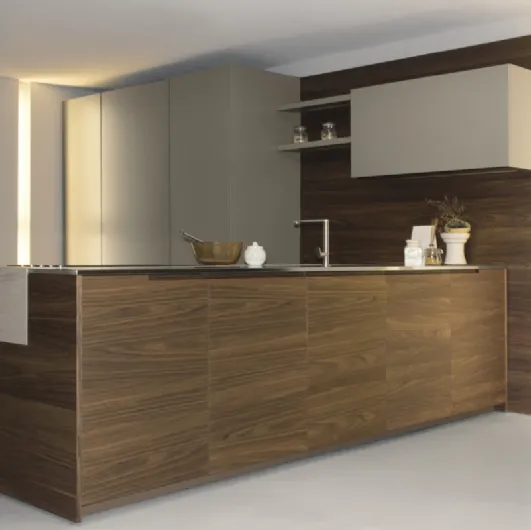 Design kitchen with Maistri's Arena wooden peninsula.