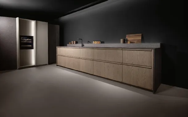 Arena mass + K corner table kitchen by Maistri