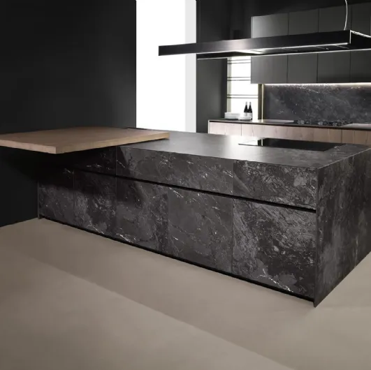 Design Kitchen with Giza Peninsula + Arena Line by Maistri