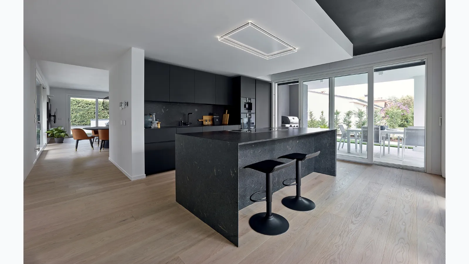 Design Kitchen with Giza Island by Maistri