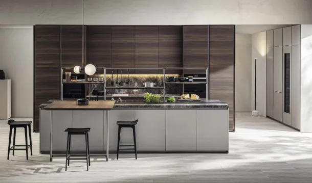 Design kitchen with Hi-Line 6 Titan lacquered island with columns in Eucalyptus by Molteni & C