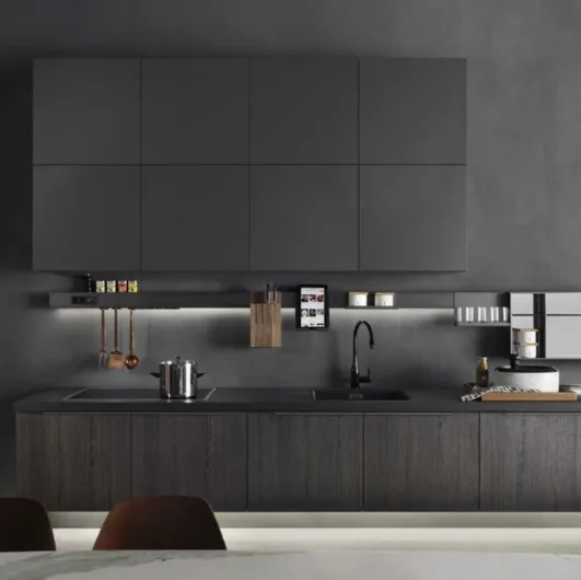 Linear kitchen design InDada in Cacao Oak melamine by Molteni & C