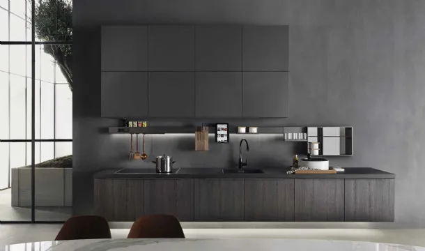 Linear kitchen design InDada in Cacao Oak melamine by Molteni & C
