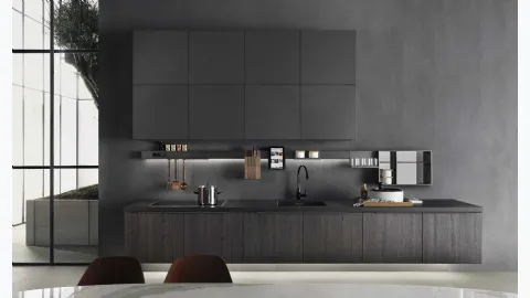 Linear kitchen design InDada in Cacao Oak melamine by Molteni & C