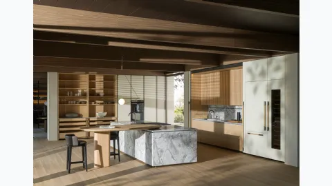 Design kitchen with Intersection island in marble and Molteni & C wood.
