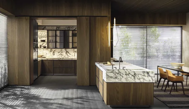Design kitchen with Intersection peninsula in Thermo Oak by Molteni & C