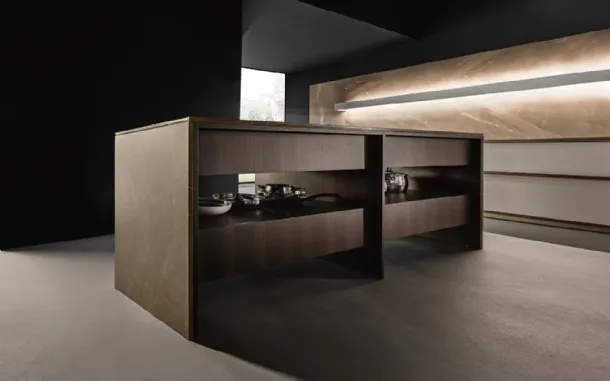Design kitchen with KTable island in oak wood and Maistri stone.