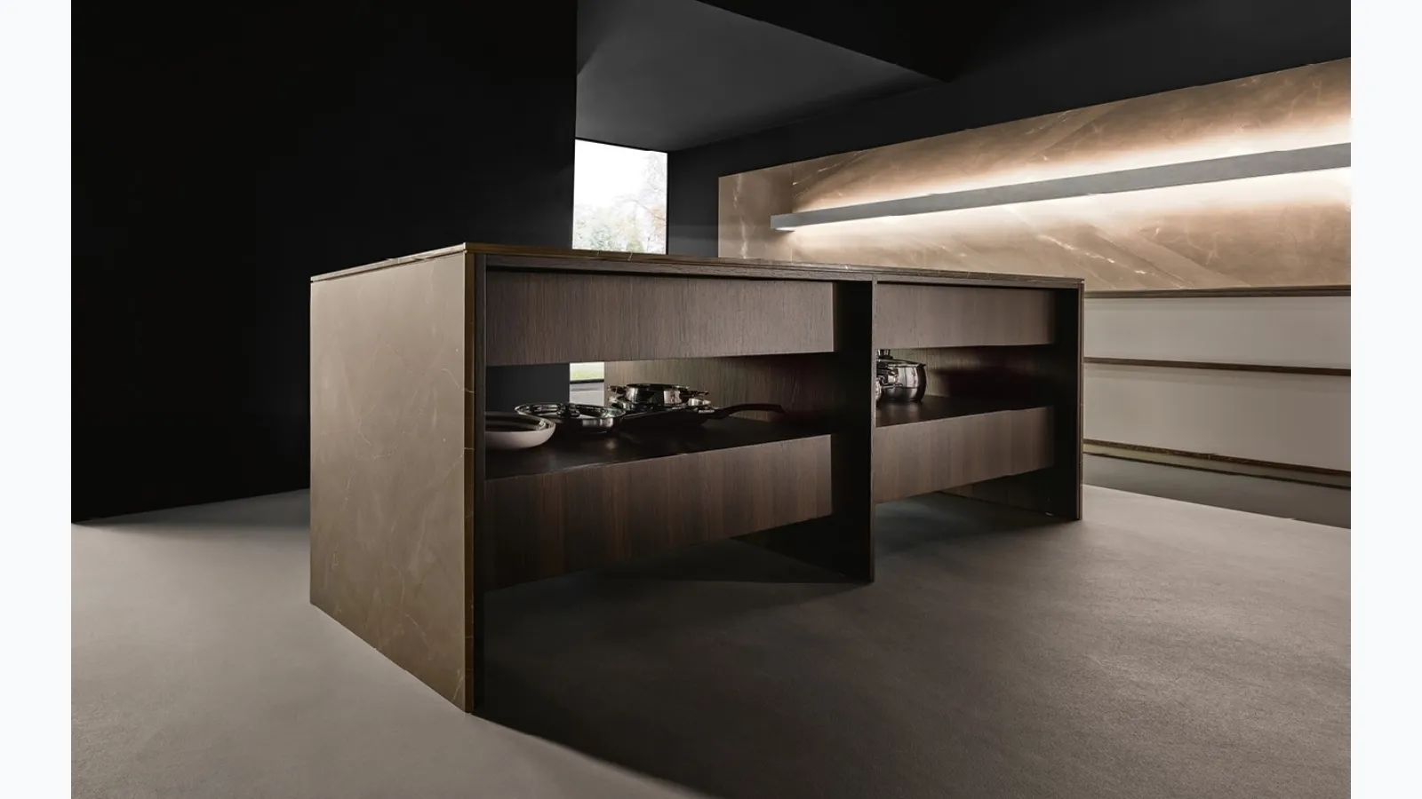 Design kitchen with KTable island in oak wood and Maistri stone.