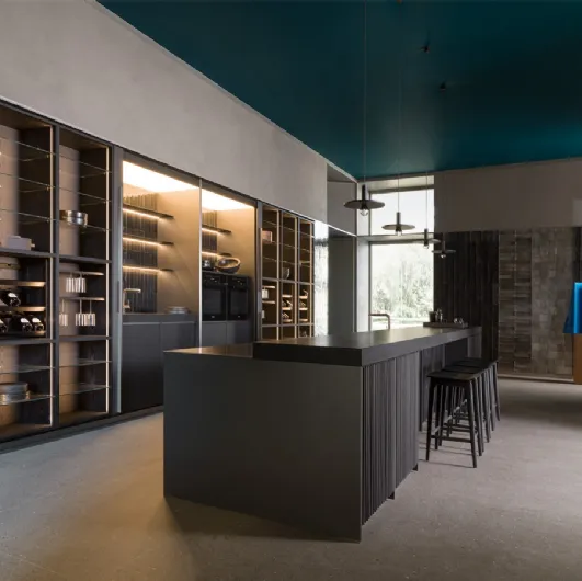 Design kitchen with island Ratio Black Ash by Molteni & C
