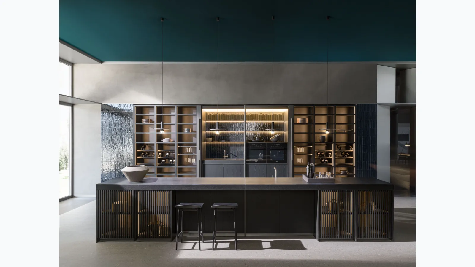 Design kitchen with Ratio Black Ash island by Molteni & C