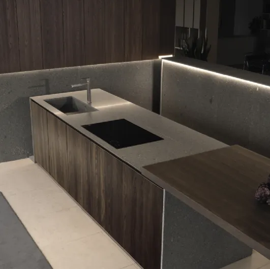 Design kitchen with Viva 09 island by Maistri.