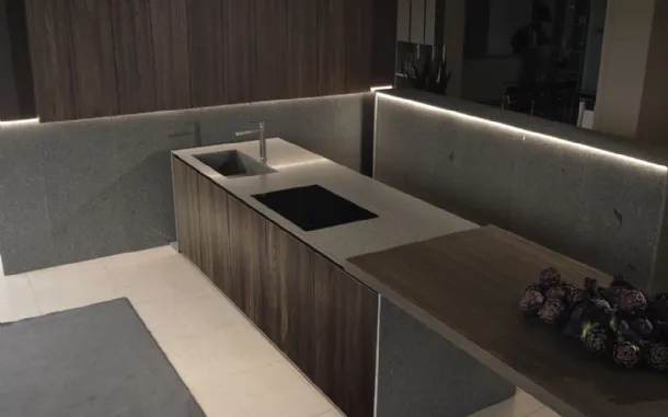 Design kitchen with Viva 09 island by Maistri.