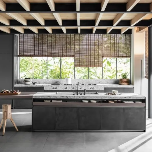 Design kitchen with island VVD in railway steel and top in Molteni & C Ceppo stone.