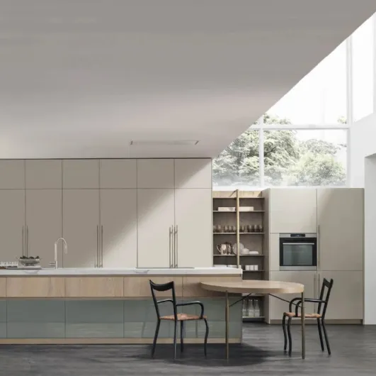 Modern kitchen with Color Trend 01 island in matte and glossy lacquered finish by Stosa.