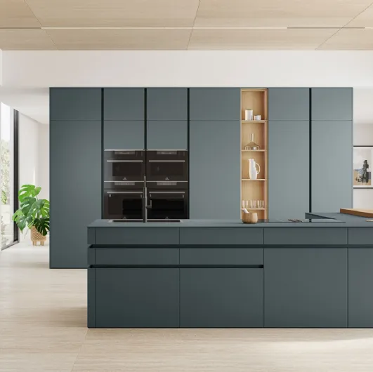 Modern Kitchen with Iconic Island 01 by Veneta Cucine