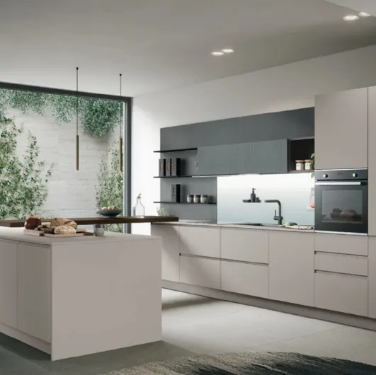 Modern kitchen with peninsula Joy 04 by Forma Cucine