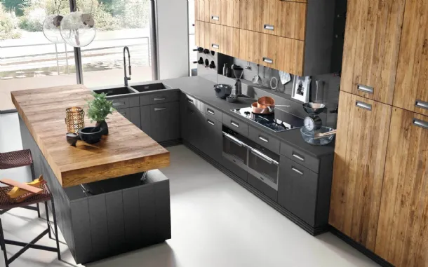 Modern kitchen with Lab 40 peninsula in lacquered and natural wood by Marchi.