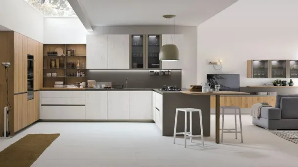 Modern kitchen with Natural 12 peninsula by Stosa.