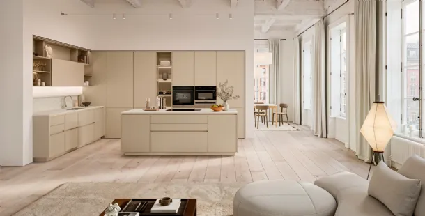 Modern Kitchen with Sakura 04 Island in Beige Lacquered Ash by Veneta Cucine