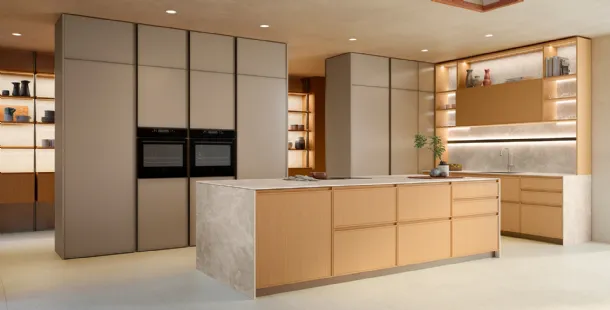 Sakura 20 Modern Kitchen by Veneta Cucine