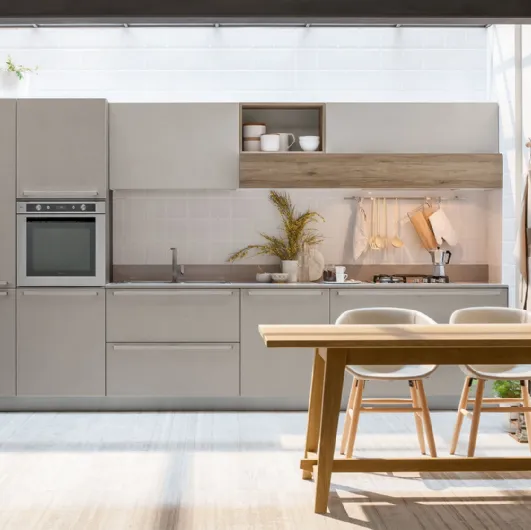 Modern linear kitchen Start-Time 09 by Veneta Cucine.