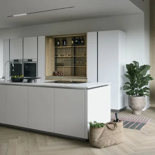 Modern kitchen with Trend 04 island by Forma Cucine