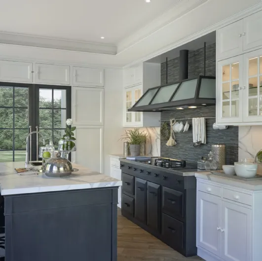 Shabby Chic kitchen with Artis island by Marchi.