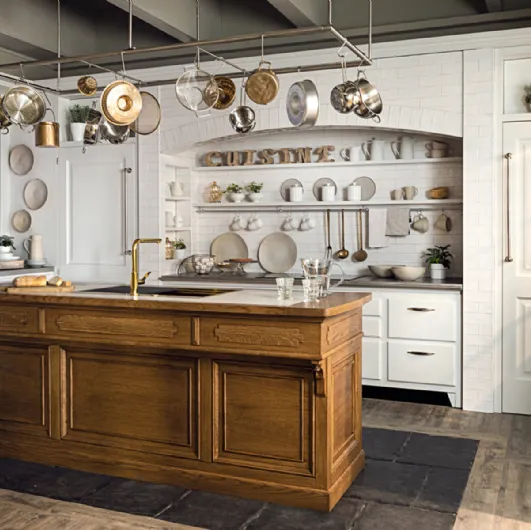 Shabby Chic kitchen with wooden island, ceramic and steel by Essenza di Marchi.