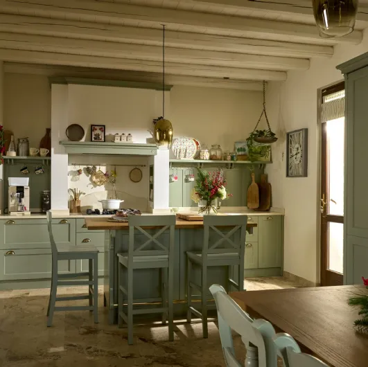 Shabby Chic Kitchen with Kreola Marchi Island.