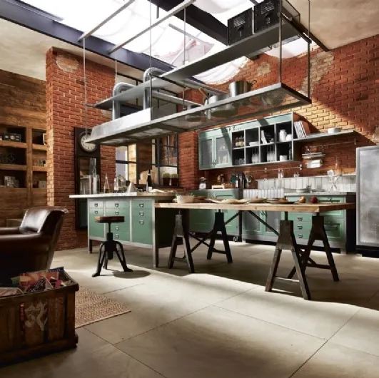 Shabby Chic kitchen with Loft island in lacquered wood by Marchi.