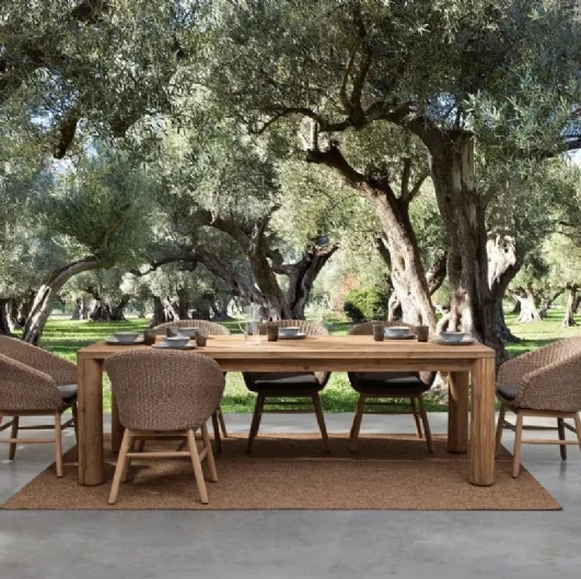 Abaca chair in aluminum with synthetic fiber weave by Bizzotto.