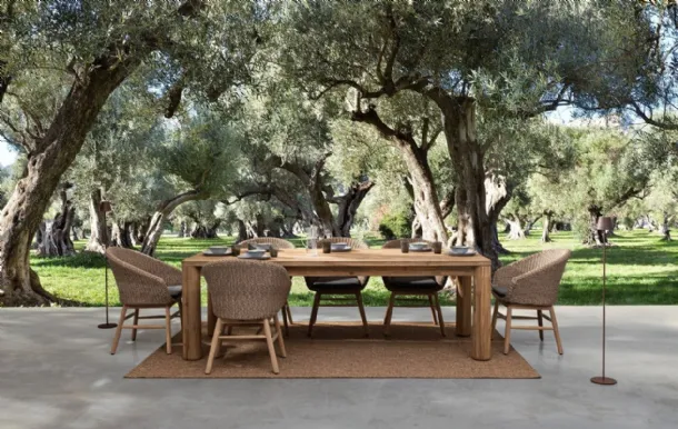 Abaca chair in aluminum with synthetic fiber weave by Bizzotto.