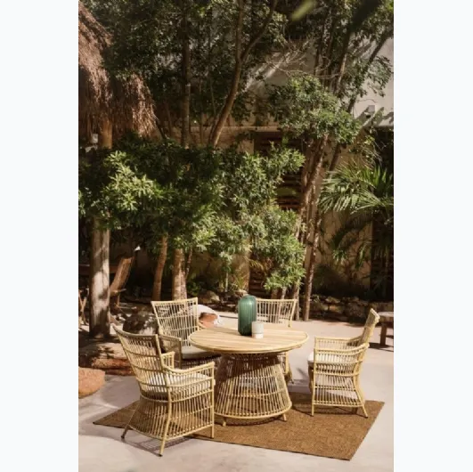 Aluminum table and chairs with rattan effect Adelma by Bizzotto.