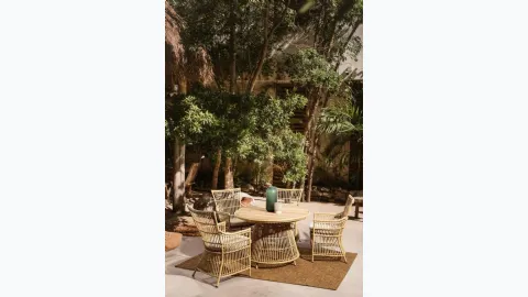 Aluminum table and chairs with rattan effect Adelma by Bizzotto.
