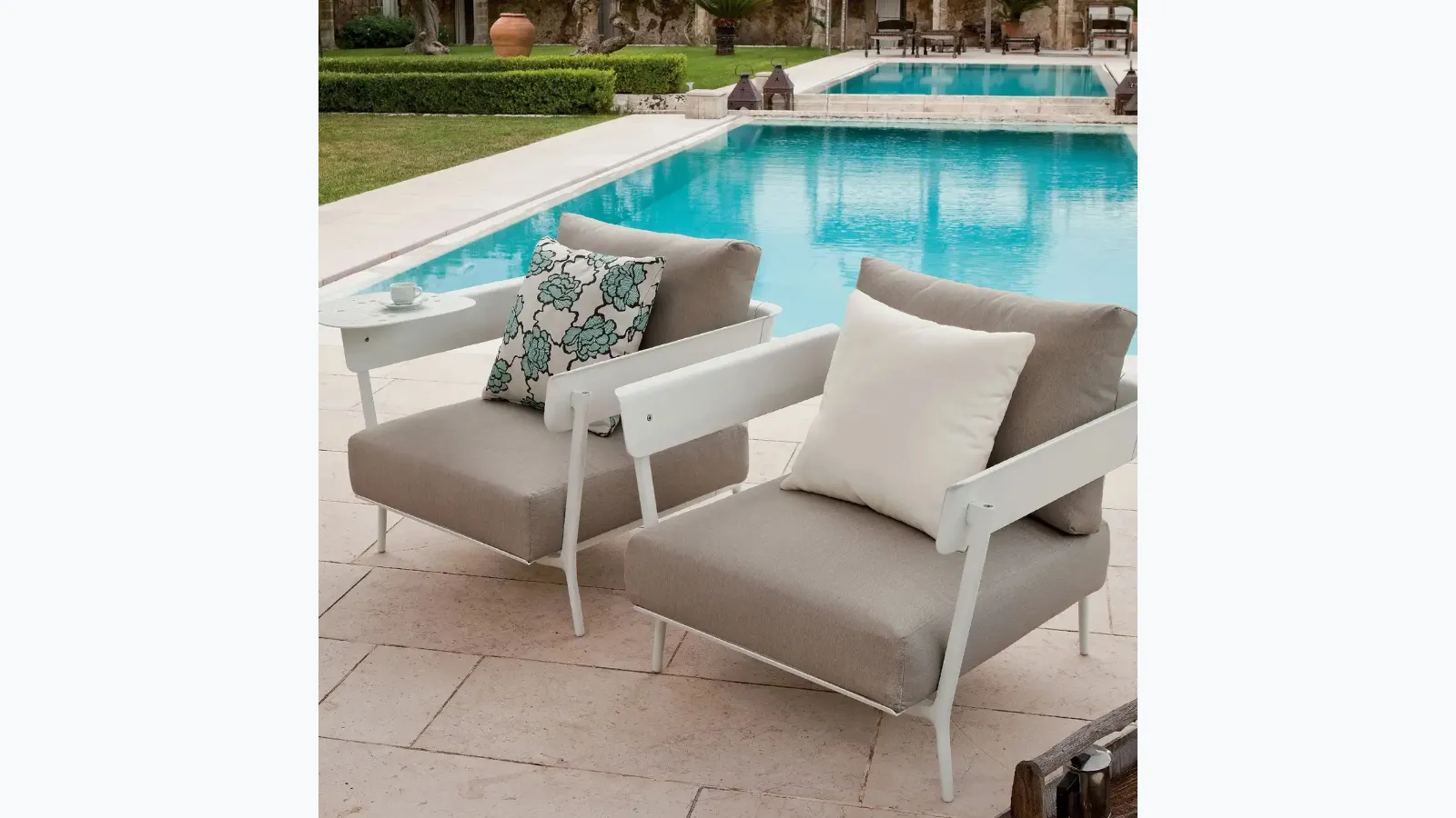 Aikana armchair by Fast.