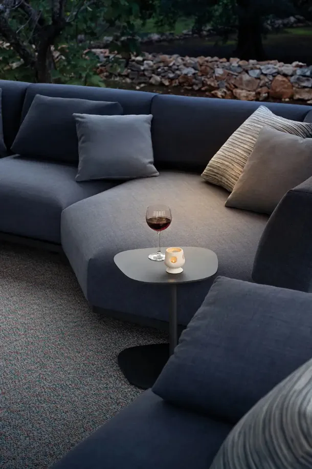 Painted aluminum coffee table Aikana by Fast