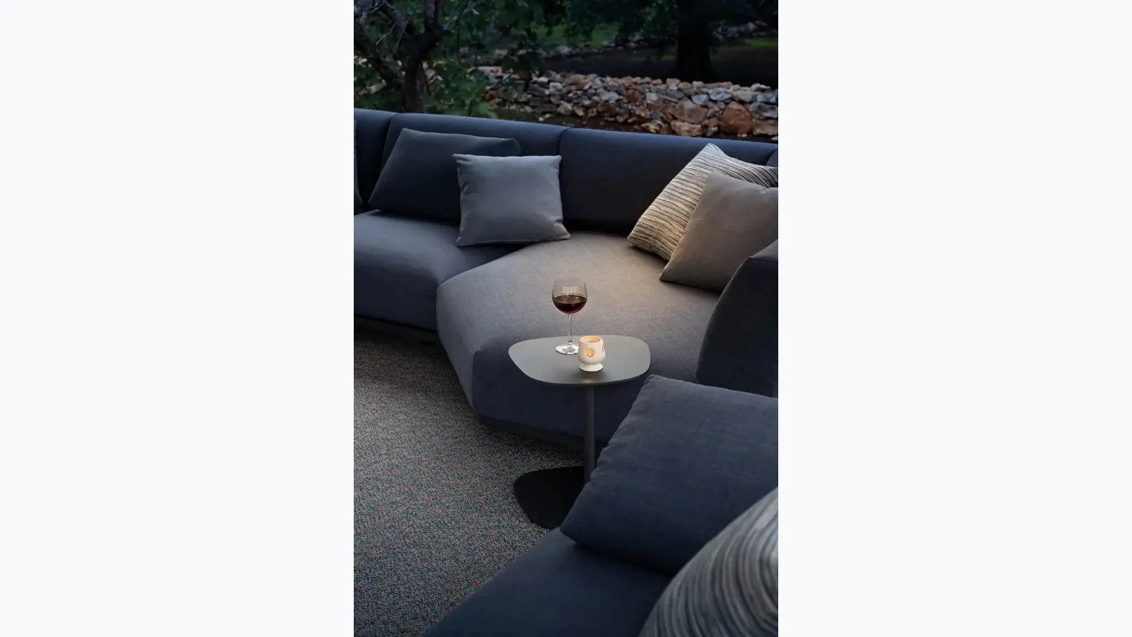 Painted aluminum coffee table Aikana by Fast