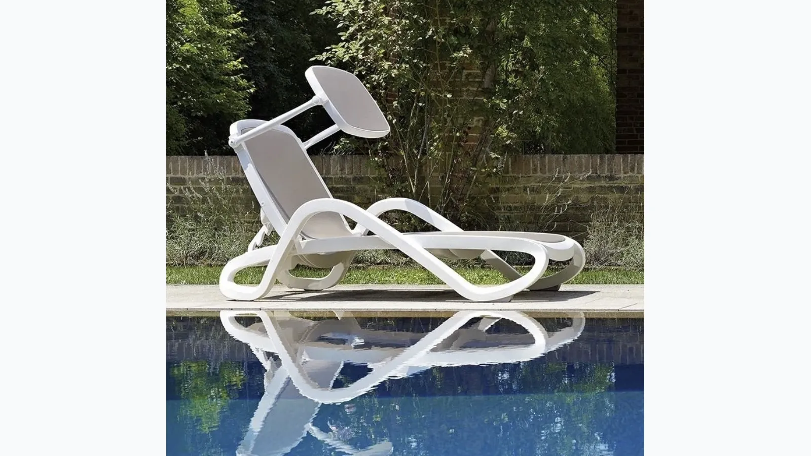 Stackable sun lounger Alfa by Nardi