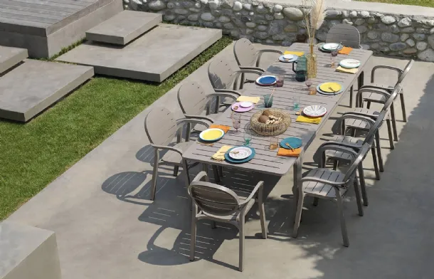 Outdoor table in polypropylene with aluminum legs Alloro Extensible by Nardi.