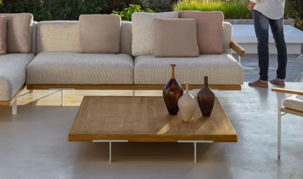 Allure coffee table in Talenti wood.