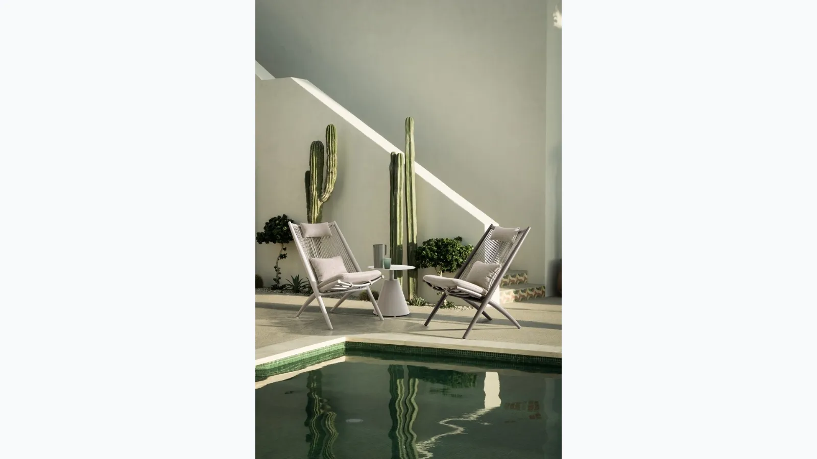 Armchair and Coffee Table Aloha in fabric and aluminum by Bizzotto.