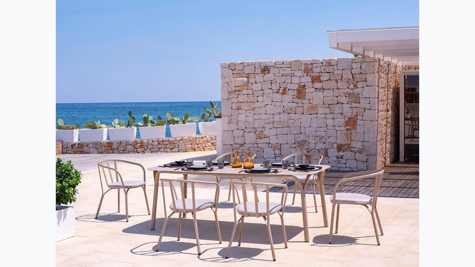 Table and chairs Angel by Emu