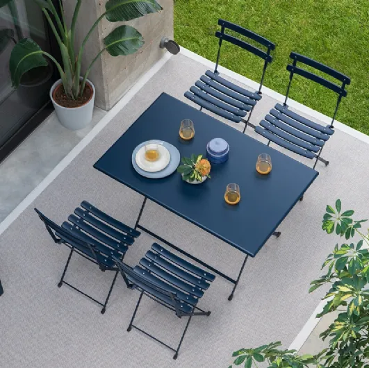 Arc en Ciel Table and Chairs by Emu.