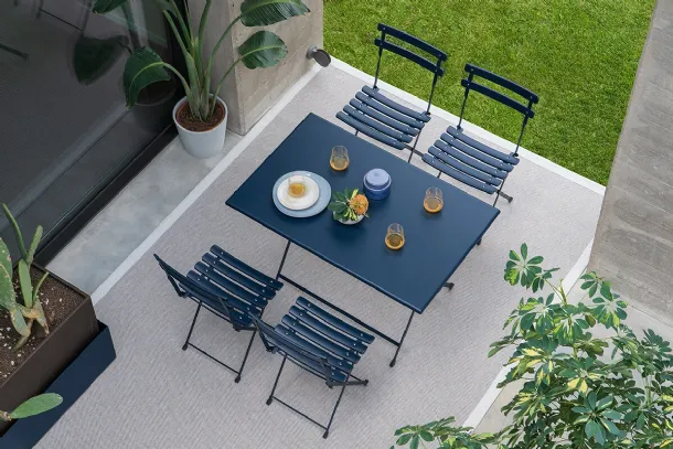 Arc en Ciel Table and Chairs by Emu.
